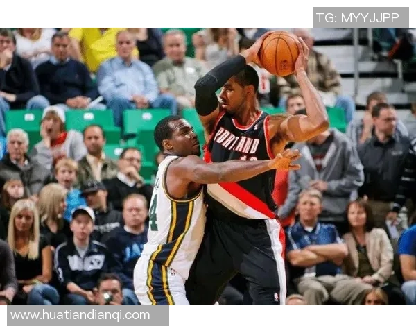 爵士队与开拓者展开激烈对决 双方球员状态与战术布局成焦点 爵士队与开拓者展开激烈对决 双方球员状态与战术布局成焦点